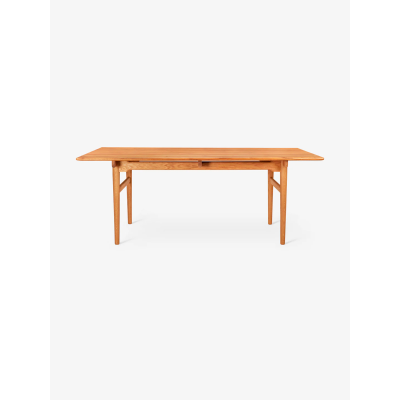 The CH327 dining table